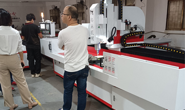 自動鉆孔攻牙機和激光設備、雕刻機相比有哪些優勢